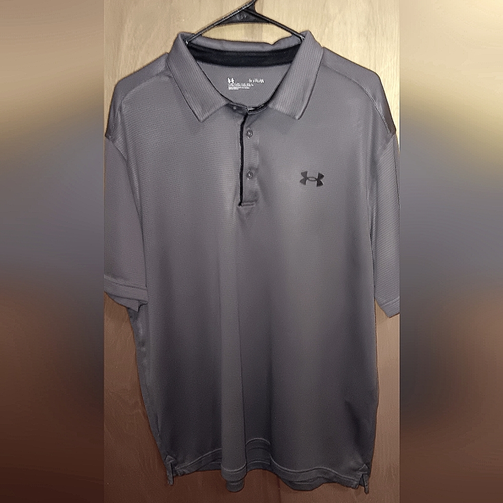 UNDER ARMOR SHORT SLEEVE SHIRT
